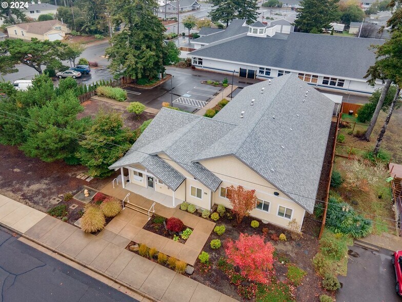 More Photos Of 1445 8th St, Florence Medical For Sale