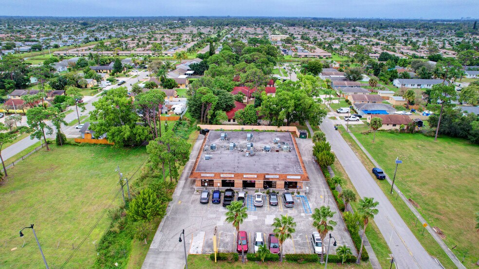 More Photos Of 5371 10th Ave N, Greenacres Storefront Retail Office For Lease