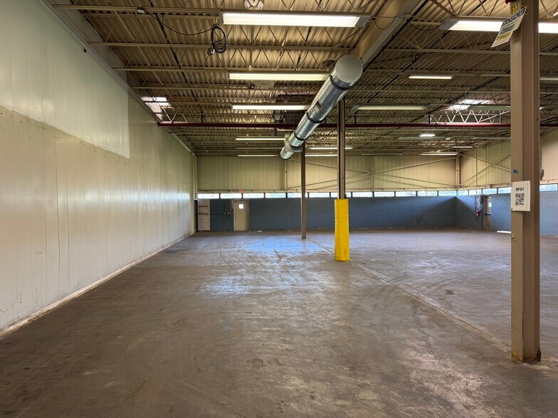 More Photos Of 800 Baker Rd, Dexter Warehouse For Lease