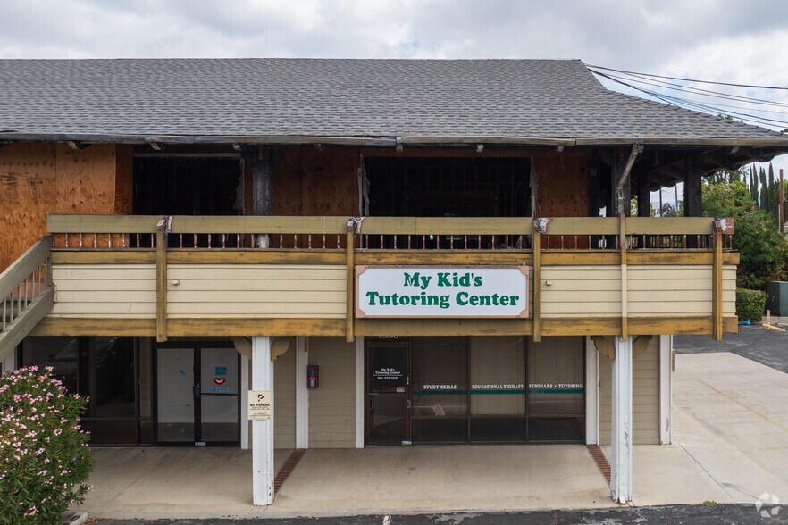 More Photos Of 23226-23254 Lyons Ave, Newhall Storefront Retail Office For Sale