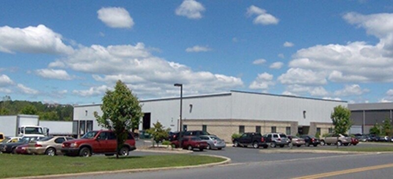 More Photos Of 6761 Chrisphalt Dr, Bath Warehouse For Lease