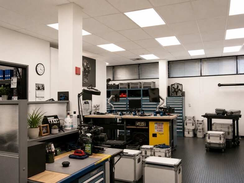 More Photos Of 870 Vine St, Los Angeles Office For Sale