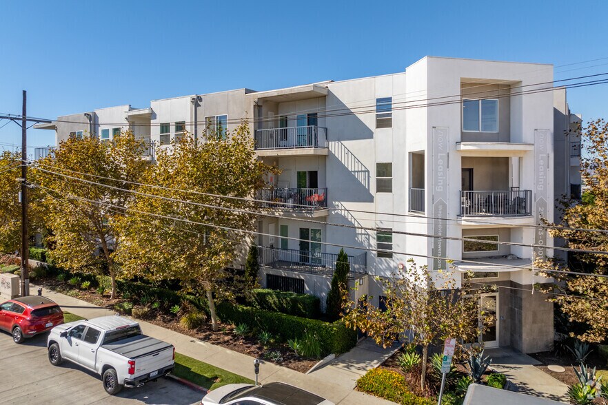 Primary Photo Of 401 S Grand View St, Los Angeles Apartments For Sale