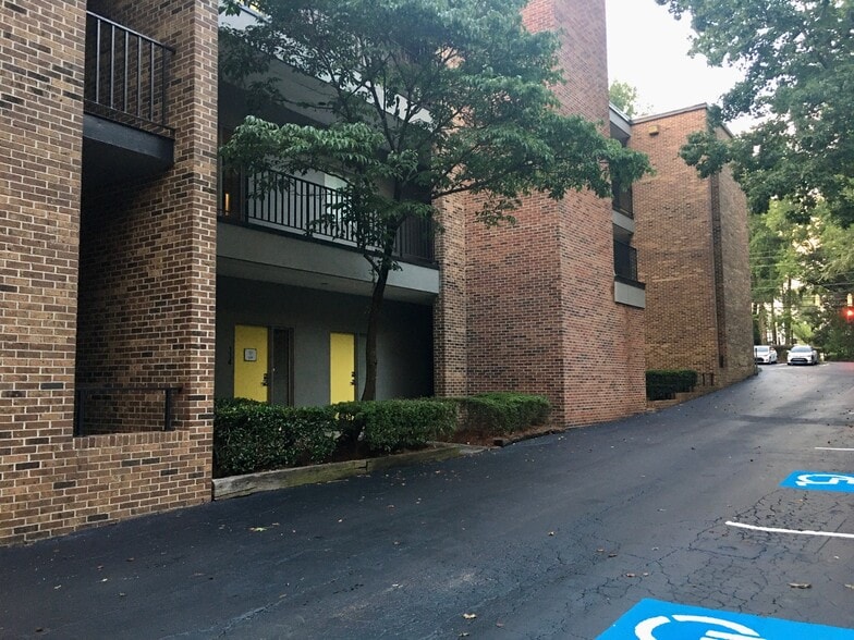 More Photos Of 325 Hammond Dr NE, Atlanta Medical For Sale