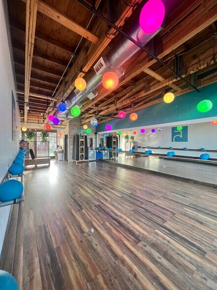 More Photos Of 5813 N 7th St, Phoenix Unknown For Lease
