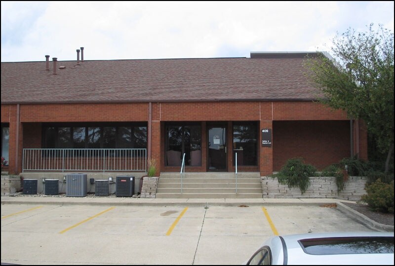 More Photos Of 407-409 Devonshire Dr, Champaign Office For Lease