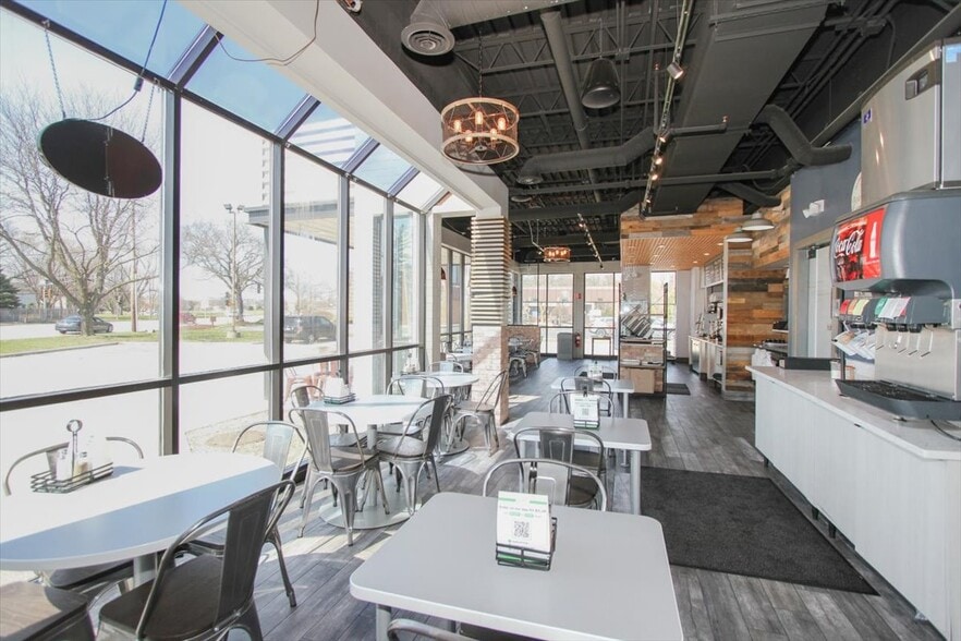 More Photos Of 720 E Rand Rd, Mount Prospect Fast Food For Sale