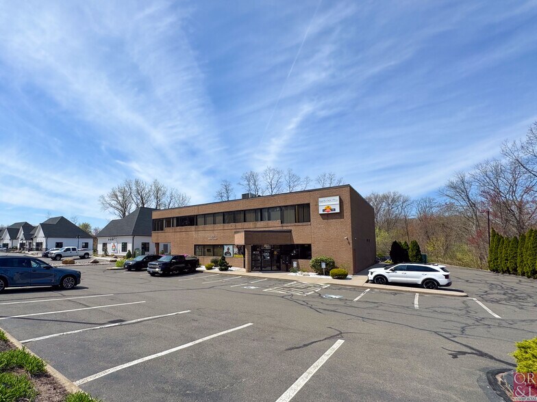 More Photos Of 72 Queen St, Southington Office For Lease