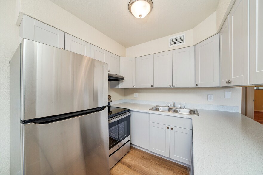 More Photos Of 2555 G St, Sparks Apartments For Sale