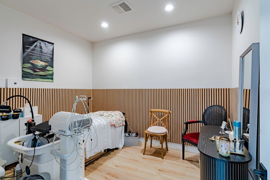 More Photos Of 8401 Commonwealth Ave, Buena Park General Retail For Sale