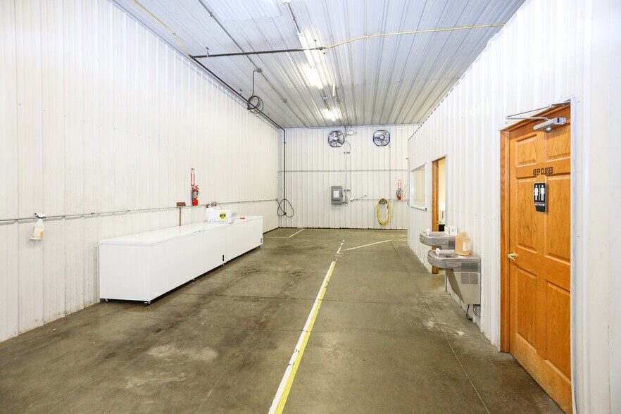 More Photos Of 1516 Ohio St, Des Moines Warehouse For Lease