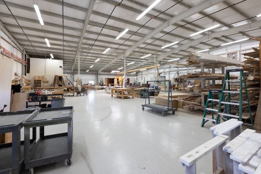 More Photos Of 641 Acorn Dr, Harrisonburg Manufacturing For Sale