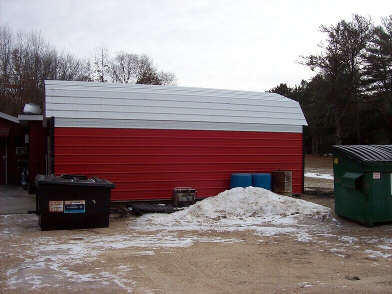 More Photos Of 330 County Road B, Montello Flex For Sale