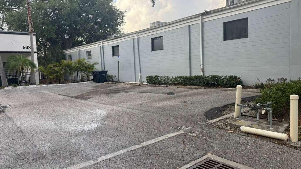 More Photos Of 608 S Tampania Ave, Tampa Medical For Lease