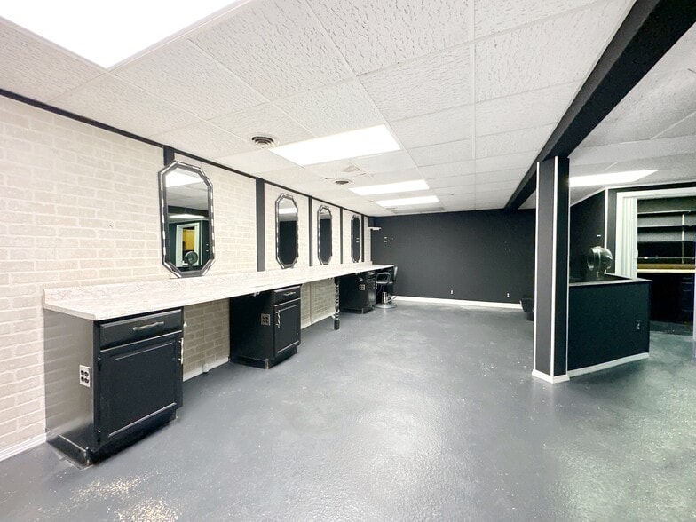 More Photos Of 1277 Hicks Blvd, Fairfield Freestanding For Lease