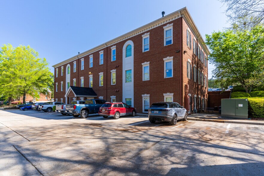 More Photos Of 3495 Holcomb Bridge Rd, Peachtree Corners Office For Lease