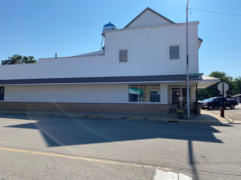 More Photos Of 101 Central Ave N, Geneva Storefront Retail Residential For Sale