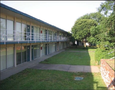 More Photos Of 2300 S Texas Ave, Bryan Hotel For Sale