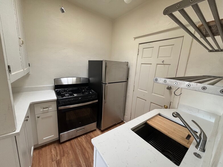 More Photos Of 56 S Broadway, Denver Storefront For Sale