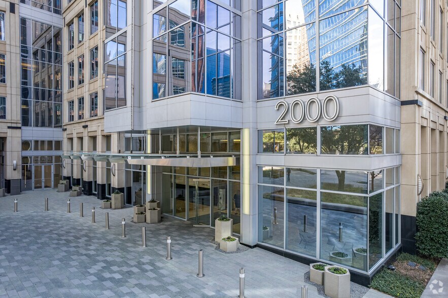 More Photos Of 2000 McKinney Ave, Dallas Office For Lease