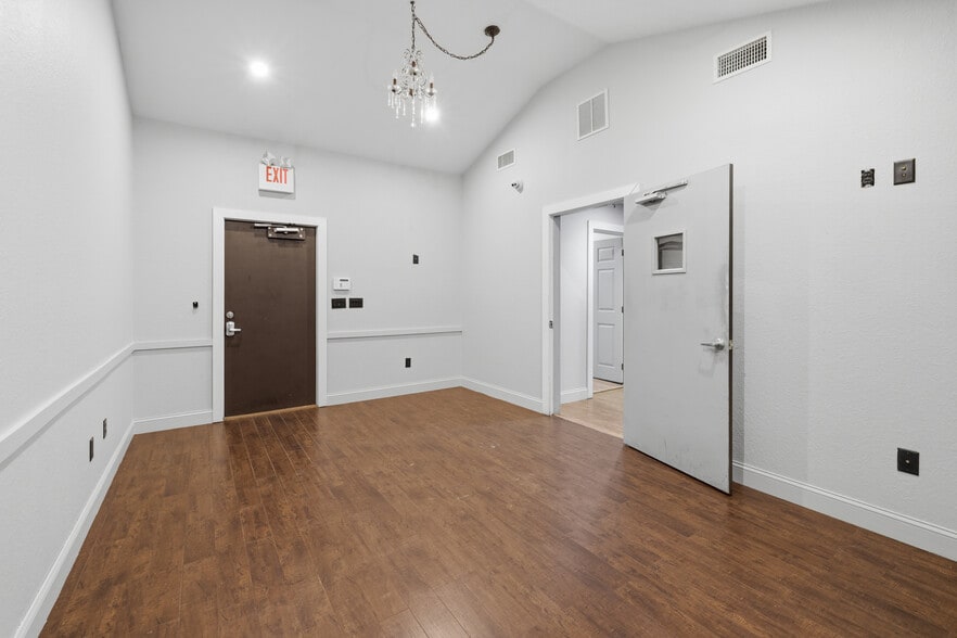 More Photos Of 2250 N Volusia Ave, Orange City Specialty For Sale