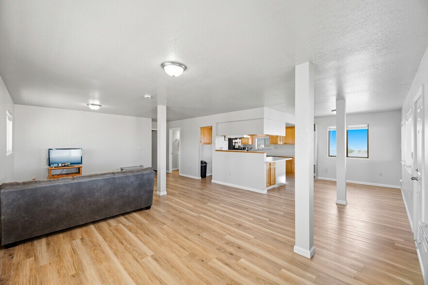 More Photos Of 1000 C St, Hawthorne Office Residential For Sale