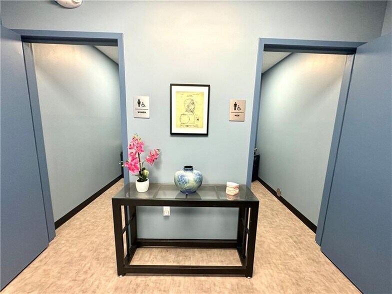 More Photos Of 107 E North St, New Castle Storefront For Sale