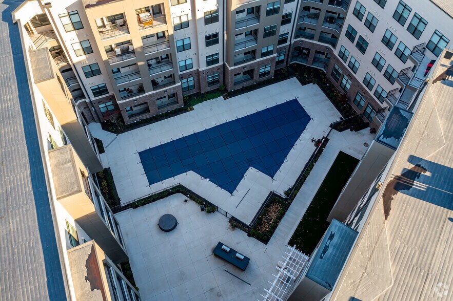 More Photos Of 25090 Woodward Ave, Royal Oak Apartments For Lease