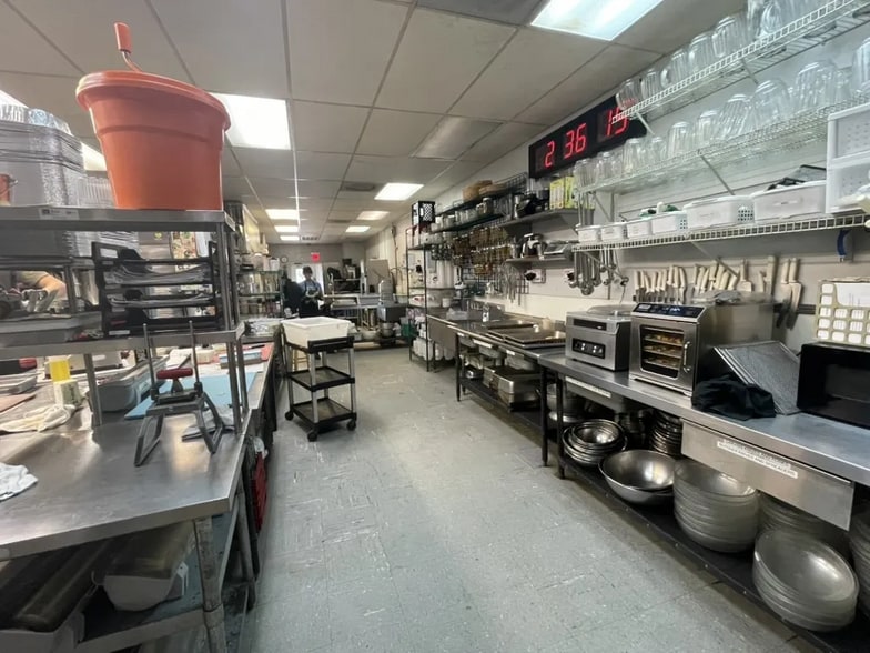 More Photos Of 214 Intendencia St, Pensacola Restaurant For Lease
