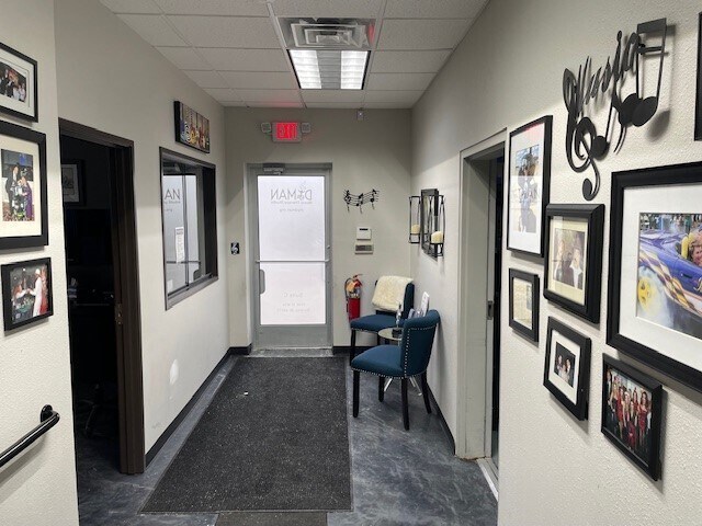 More Photos Of 3500 W 11 Mile Rd, Berkley Light Manufacturing For Lease