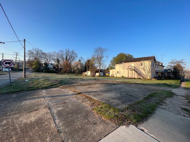 More Photos Of 711 Adams, Huntington Land For Sale