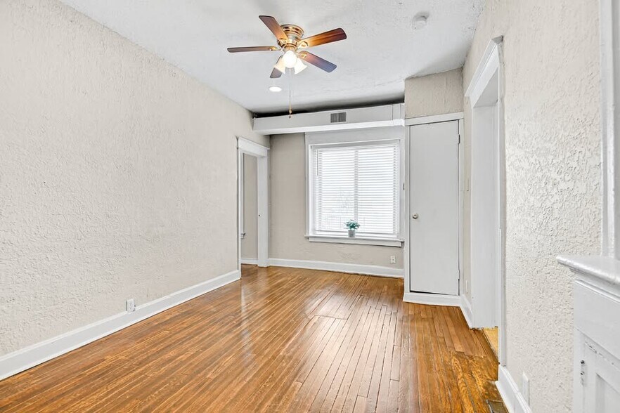 More Photos Of 1114 E Armour Blvd, Kansas City Apartments For Sale