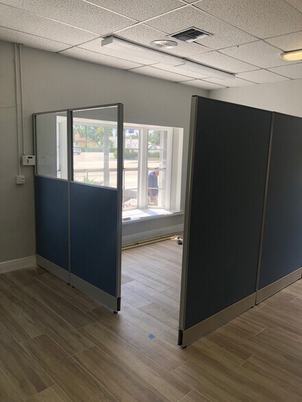 More Photos Of 1315 N Dixie Hwy, Lake Worth Office Residential For Sale