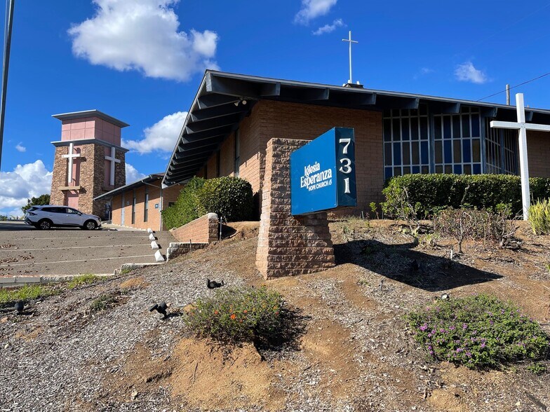 Primary Photo Of 731 S Stage Coach Ln, Fallbrook Religious Facility For Sale