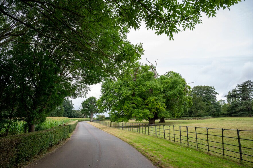 More Photos Of Walford, Walford Office For Sale