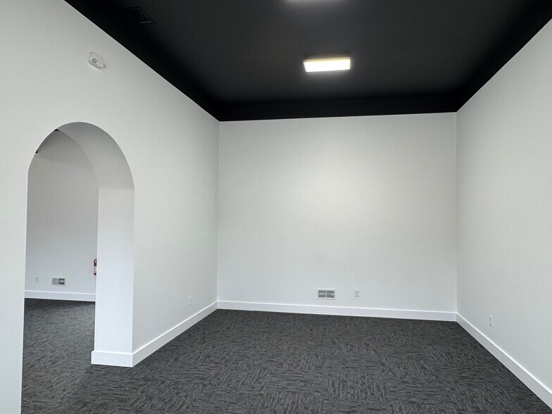 More Photos Of 2229 Greensburg Rd, Canton Auto Repair For Sale