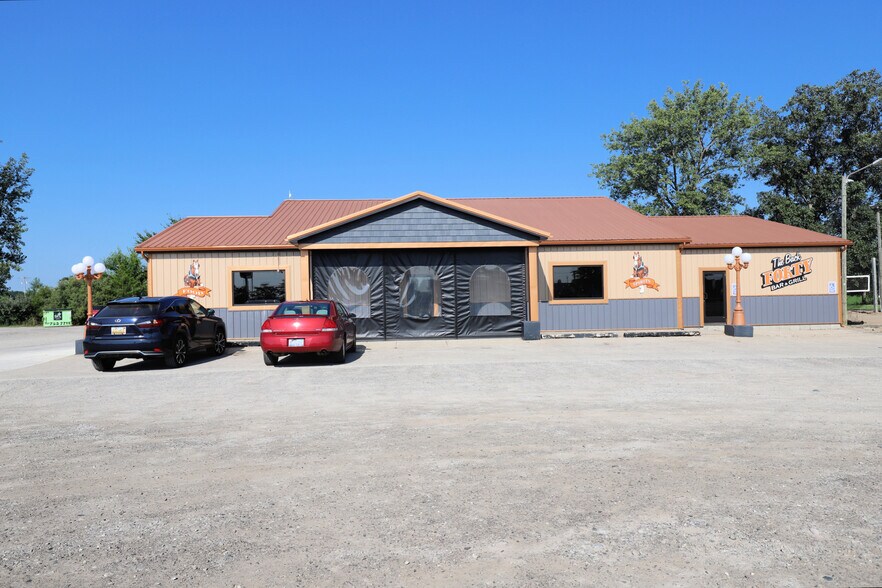 More Photos Of 15952 Oakley Rd, Chesaning Freestanding For Sale