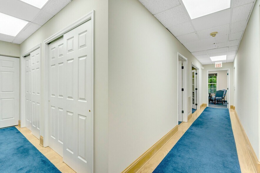 More Photos Of 10525 Braddock Rd, Fairfax Medical For Sale