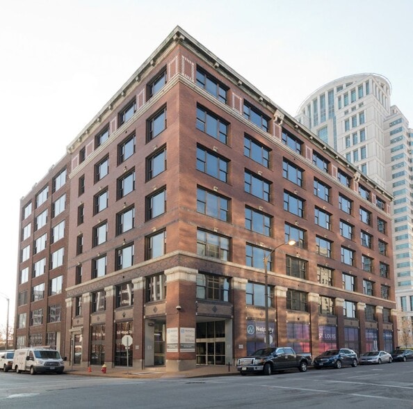 More Photos Of 900 Walnut St, Saint Louis Industrial For Lease