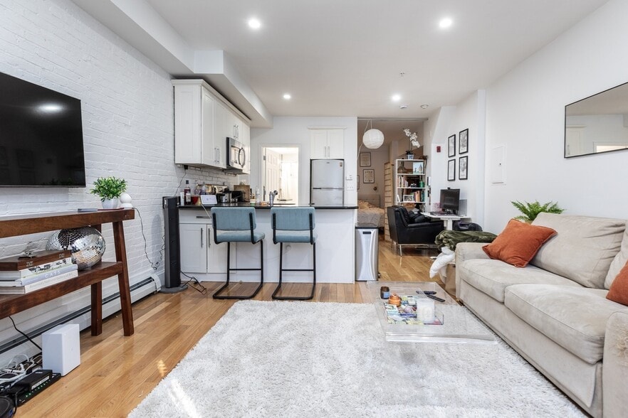 More Photos Of 230 Commonwealth, Boston Apartments For Sale