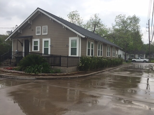 More Photos Of 206 Brooks St, Sugar Land Office Residential For Sale