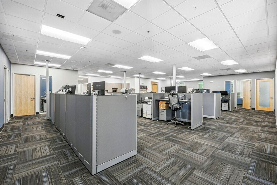 More Photos Of 3164 Lionshead Ave, Carlsbad Office For Sale