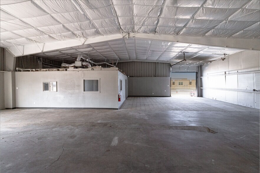 More Photos Of 4404-4412 Glenview Dr, Haltom City Warehouse For Lease