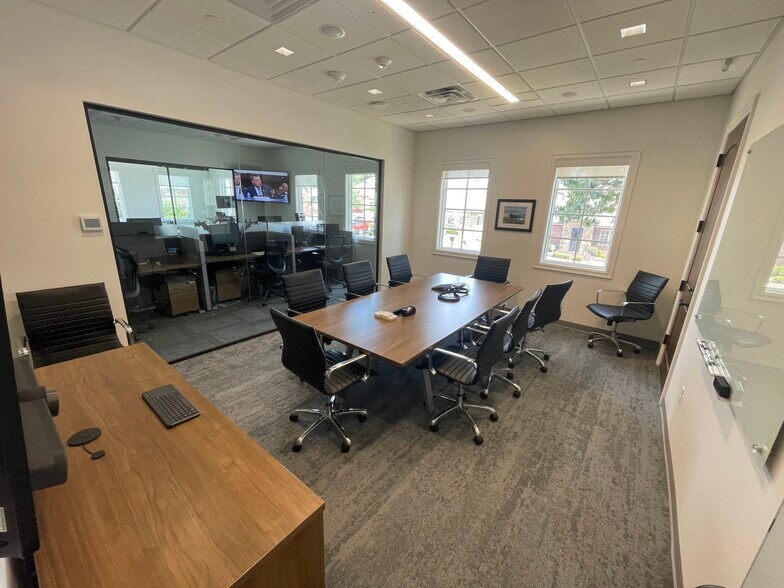 More Photos Of 4521 E 91st St, Tulsa Office For Lease