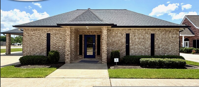 Primary Photo Of 412 W Pasadena Blvd, Deer Park Office For Lease