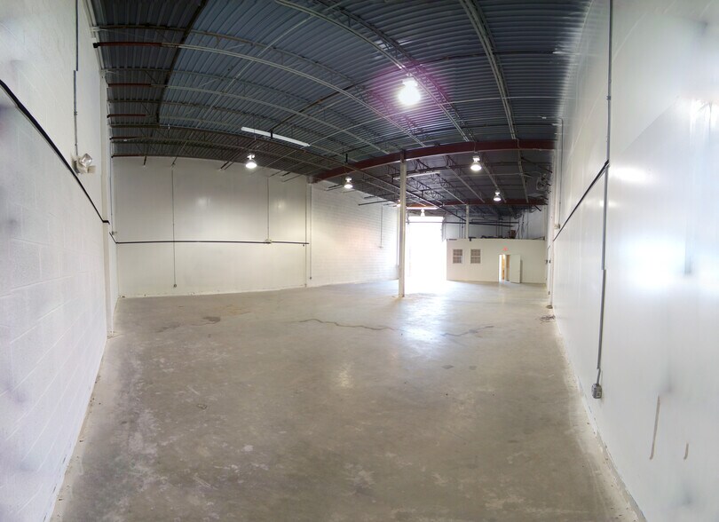 More Photos Of 9821-10488 Godwin Ct, Manassas Warehouse For Lease