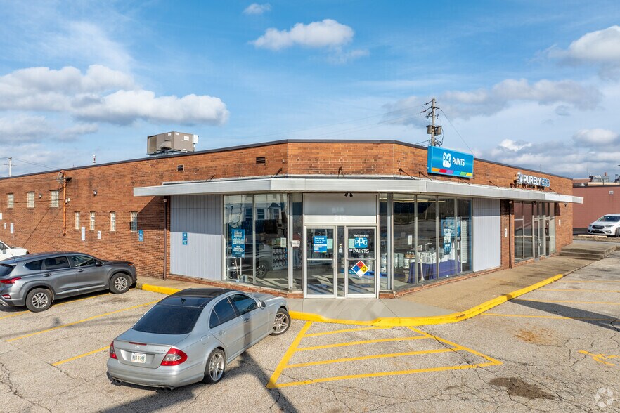 More Photos Of 315-319 E Market St, Akron General Retail For Sale