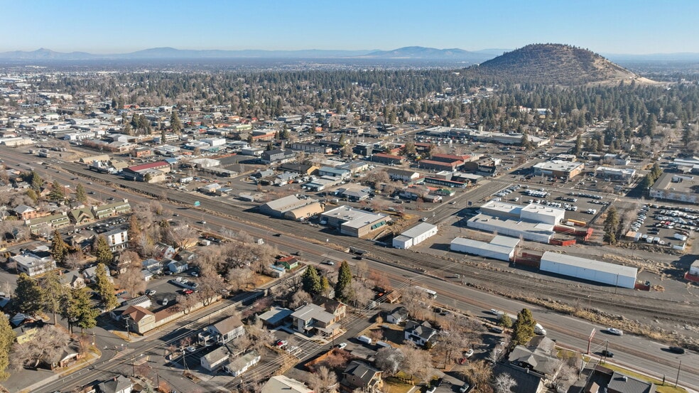 More Photos Of 15 NW Franklin Ave, Bend Office For Sale