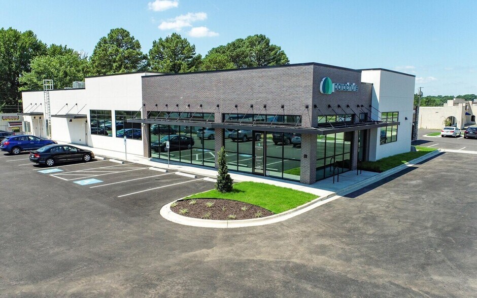 Primary Photo Of 699 Creekview Dr, Columbus Medical For Sale