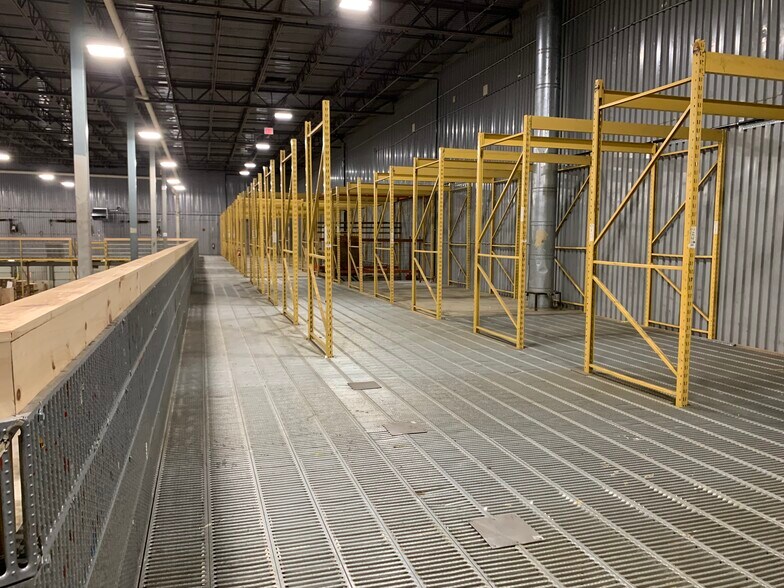 More Photos Of 1042-1050 W Swanzey Rd, Swanzey Warehouse For Sale